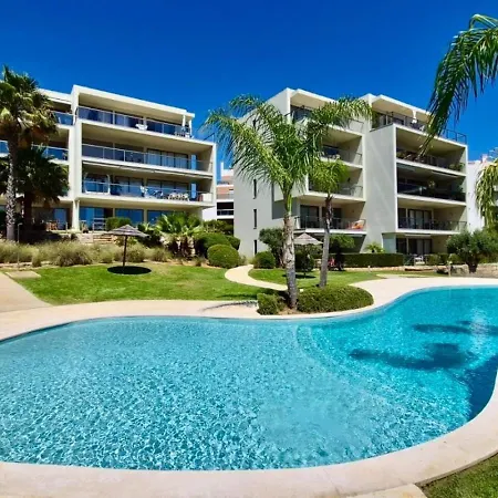 Oasis Com Piscina Perto Da